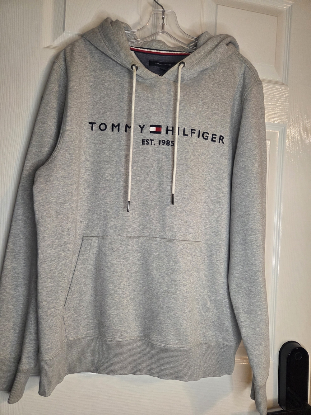 Tommy Hilfiger Top Quality Men's Large Gray Logo Hoodie Sweatshirt NWOT
